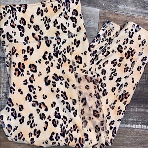 Size 4x fabletics pants has pockets